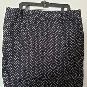 Black and white pencil skirt